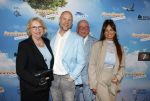 Amsterdam 31 januari 2026
Premiere Duivinder in het VUE  theater . Rik Sinkeldam met zijn ouders en partner Belinda Vermeer