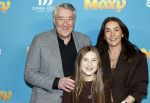 Amsterdam 24 januari 2026
Premiere Miss Molly in Tuschinski met in de cast oa Sarah Bannier (zwanger) en Carice v Houten . Robert v Beckhoven kwam met zijn dochter Manon en kleindochter