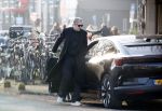 Amsterdam 24 januari 2026
Ruud de Wild met boodschappen bij zijn huis .