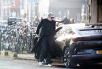 Amsterdam 24 januari 2026
Ruud de Wild met boodschappen bij zijn huis .