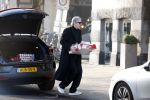Amsterdam 24 januari 2026
Ruud de Wild met boodschappen bij zijn huis .