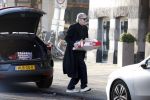 Amsterdam 24 januari 2026
Ruud de Wild met boodschappen bij zijn huis .