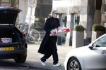 Amsterdam 24 januari 2026
Ruud de Wild met boodschappen bij zijn huis .