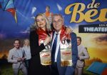 Tilburg 29 januari 2026
Premiere de Bevers in de schouwburg van Tilburg . John de Bever en Kees de Bever geven een voorstelling met oa Bas Muijs Adje v Bavel en Mariska v Kolck. Sabine Vas Nunes ( vrouw Bas Muijs) kwam met beste vriend Bas en zijn ouders