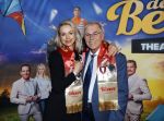 Tilburg 29 januari 2026
Premiere de Bevers in de schouwburg van Tilburg . John de Bever en Kees de Bever geven een voorstelling met oa Bas Muijs Adje v Bavel en Mariska v Kolck. Sabine Vas Nunes ( vrouw Bas Muijs) kwam met beste vriend Bas en zijn ouders