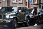Amsterdam 28 januari 2026
Yvonne Brandsteder  bij haar electrische jeep