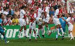 Rotterdam, 7 Mei 2006
Finale KNVB Beker AJAX-PSV, eindstand 2-1
Een muur van ajaxieden met o.a. Nourdin Boukhari, Klaas Jan Huntelaar, Charisteas, Markus Rosenberg. Tomas Galasek en Weseley Sneijder
© Foto Edwin an Zandvoort