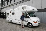 Rotterdam 28 april 2006
Nacht van Oranje in Ahoy.
Arie Ribbens gaat naar zijn optredens in een camper