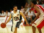 Den Bosch, 18 Mei 2006
Play Offs Basketbal Ned, Kampioenschap tussen Eifel Towers Den Bosch- MPC Capitols, eindstand 86-82 in The best of Seven De stand na 3 wedstrijden 2-1 in het voordeel van Den Bosch Chris McGuthrie
© foto Edwin van Zandvoort