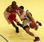 Den Bosch, 18 Mei 2006
Play Offs Basketbal Ned, Kampioenschap tussen Eifel Towers Den Bosch- MPC Capitols, eindstand 86-82 in The best of Seven De stand na 3 wedstrijden 2-1 in het voordeel van Den Bosch Chris McGuthrie
© foto Edwin van Zandvoort
