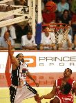 Den Bosch, 18 Mei 2006
Play Offs Basketbal Ned, Kampioenschap tussen Eifel Towers Den Bosch- MPC Capitols, eindstand 86-82 in The best of Seven De stand na 3 wedstrijden 2-1 in het voordeel van Den Bosch Chris McGuthrie
© foto Edwin van Zandvoort