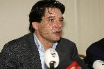 Amsterdam 13 april 2006
Persconferentie Edwin de Roy v Zuydewijn na rechtzaak in hotel Meridien met hond.