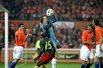 Zaterdag, 27 Mei 2006 Vriendschappelijke interland op weg naar het WK 2006 Nederland-Kameroen, eindstand 1-0
Edwin v d Sar
© Foto Jeffrey Derksen