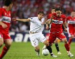 Eindhoven, 10 Mei 2006 Finale UEFA Cup Seizoen 2005/2006 tussen Middlesbrough FC-FC Sevilla, eindstand 0-4
Fabio Rochemback in duel Enzo Maresca
© Edwin van Zandvoort