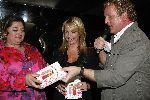 Hilversum 25 april 2006
Presentatie dvd Gooische vouwen in Musk.
Gordon  Linda de Mol en Annet Malherbe