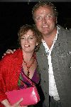 Hilversum 25 april 2006
Presentatie dvd Gooische vouwen in Musk.
 Gordon met een vriendin