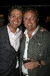 Hilversum 25 april 2006
Presentatie dvd Gooische vouwen in Musk.
 Gordon met een vriend