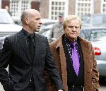 Utrecht 14 april 2006
Begrafenis Wout v Dodeweerd.
Henk Pleket met zoon
Peter Smulders bv