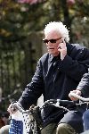 Amsterdam 28 april 2006
Henk Spaan met gsm op de fiets