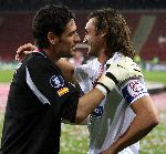 Eindhoven, 10 Mei 2006 Finale UEFA Cup Seizoen 2005/2006 tussen Middlesbrough FC-FC Sevilla, eindstand 0-4
Javi Navarro samen met doelman Palop
© Edwin van Zandvoort