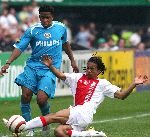 Rotterdam, 7 Mei 2006
Finale KNVB Beker AJAX-PSV, eindstand 2-1
Jefferson Farfan in duel met Urby Emanuelson
© Foto Edwin an Zandvoort