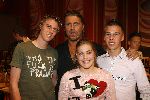 Hilversum 30 april 2006
Dancing with the stars.
John de Wolf  met zijn kinderen