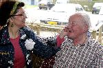 Laren 19 april 2006
Johnny Kraaykamp sr viert zijn 81e verjaardag in het Rosa spier verpleegtehuis . Johnny met zijn ex vrouw