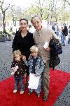 Den Haag 3 mei 2006
Mini Karel de Rooij met dochetr en kleinkinderen bij Pluk van de Petteflet.