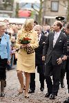 Heesch 19 april 2006
Prinses Maxima en Prins Edward bij uitreiking onderscheidingen aan studenten. Met tijgerprint tas en schoenen