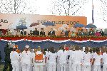 Zeewolde 29 april 2006
Koninginnedag 2006 in Almere en Zeewolde.
Koningin Beatrix Pieter v Vollenhoven Prinses Margriet Prins Willem Aleander maxima Prins Constantijn Prinses Laurentien Prins Friso Prinses mabel Prins Maurits Prinses marilene Prins Bernhard Prinses Annette Prins Floris Prinses Aimee en Prins Pieter Christiaan