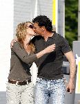 Amersfoort 12 mei 2006
Milika Peterzon samen met haar nieuwe vriend Jurgen Smit kussend