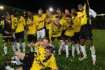 Breda, 9 Mei 2006 Laatste wedstrijd in de play-offs voor degradatie/promotie eredivisie Seizoen 2005/2006
NAC-FC Volendam, eindstand 0-0
Blijdschap bij de spelers van NAC met ebhoud eredivisieschap
© Edwin van Zandvoort