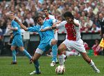 Rotterdam, 7 Mei 2006
Finale KNVB Beker AJAX-PSV, eindstand 2-1
Phillip Cocu in duel met Nourdin Boukhari
© Foto Edwin an Zandvoort