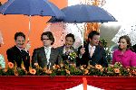 Zeewolde 29 april 2006
Koninginnedag 2006 in Almere en Zeewolde.
Koningin Beatrix Pieter v Vollenhoven Prinses Margriet Prins Willem Aleander maxima Prins Constantijn Prinses Laurentien Prins Friso Prinses mabel Prins Maurits Prinses marilene Prins Bernhard Prinses Annette Prins Floris Prinses Aimee en Prins Pieter Christiaan
