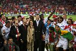 Eindhoven, 10 Mei 2006 Finale UEFA Cup Seizoen 2005/2006 tussen Middlesbrough FC-FC Sevilla, eindstand 0-4
Prins Felipe samen met zijn vrouw oud TV Journaliste Letizia Ortis Rocasolano samen met de selektie van FC Sevilla
© Edwin van Zandvoort