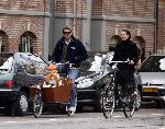 Amsterdam 8 april 2006
Reinout Oerlemans met Danielle Overgaag en kinderen in bakfiets
