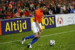 Zaterdag, 27 Mei 2006 Vriendschappelijke interland op weg naar het WK 2006 Nederland-Kameroen, eindstand 1-0
Robin v Persie
© Edwin van Zandvoort