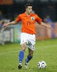 Zaterdag, 27 Mei 2006 Vriendschappelijke interland op weg naar het WK 2006 Nederland-Kameroen, eindstand 1-0
Robin v Persie
© Edwin van Zandvoort