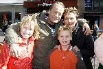 Amsterdam 16 april 2006
Premiere Astrid en de Vikingen in Tuschinski.
Ron Boszhard met vrouw en kinderen