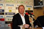 Eindhoven, 11 Mei 2006 Ronald koeman, de nieuwe trainer van landskampioen PSV tijdens de persconferentie