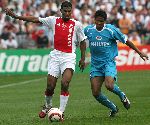 Rotterdam, 7 Mei 2006
Finale KNVB Beker AJAX-PSV, eindstand 2-1
Ryan Babel in duel met Michael Lamey
© Foto Edwin an Zandvoort