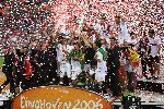 Eindhoven, 10 Mei 2006 Finale UEFA Cup Seizoen 2005/2006 tussen Middlesbrough FC-FC Sevilla, eindstand 0-4
Blijdschap en huldiging van de selektie van FC Sevilla
© Edwin van Zandvoort