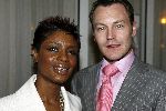 Hoofddorp  9 maart 2006
Premiere Succes in schouwburg Hoofddorp.
Sylvana Simons met een vriend