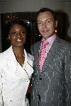 Hoofddorp  9 maart 2006
Premiere Succes in schouwburg Hoofddorp.
Sylvana Simons met een vriend