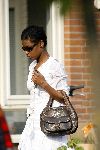Duivendrecht 9  mei 2006
Sylvana Simons   bij haar huis