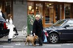 Amsterdam 21 april 2006
Tatjana met haar hond en moeder