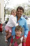 Den haag 3 mei 2006
Premiere Pluk van de Petteflet.
Toine v peperstraten met zijn kinderen