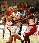 Den Bosch, 18 Mei 2006
Play Offs Basketbal Ned, Kampioenschap tussen Eifel Towers Den Bosch- MPC Capitols, eindstand 86-82 in The best of Seven De stand na 3 wedstrijden 2-1 in het voordeel van Den Bosch
Travis Reed
© foto Edwin van Zandvoort