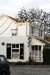 Muiderberg 18 april 2006
Huurhuis van Viola Holt.