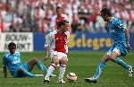 Rotterdam, 7 Mei 2006
Finale KNVB Beker AJAX-PSV, eindstand 2-1
Jefferson Farfan in duel met Wesley Sneijder en Phillip Cocu
© Foto Edwin an Zandvoort